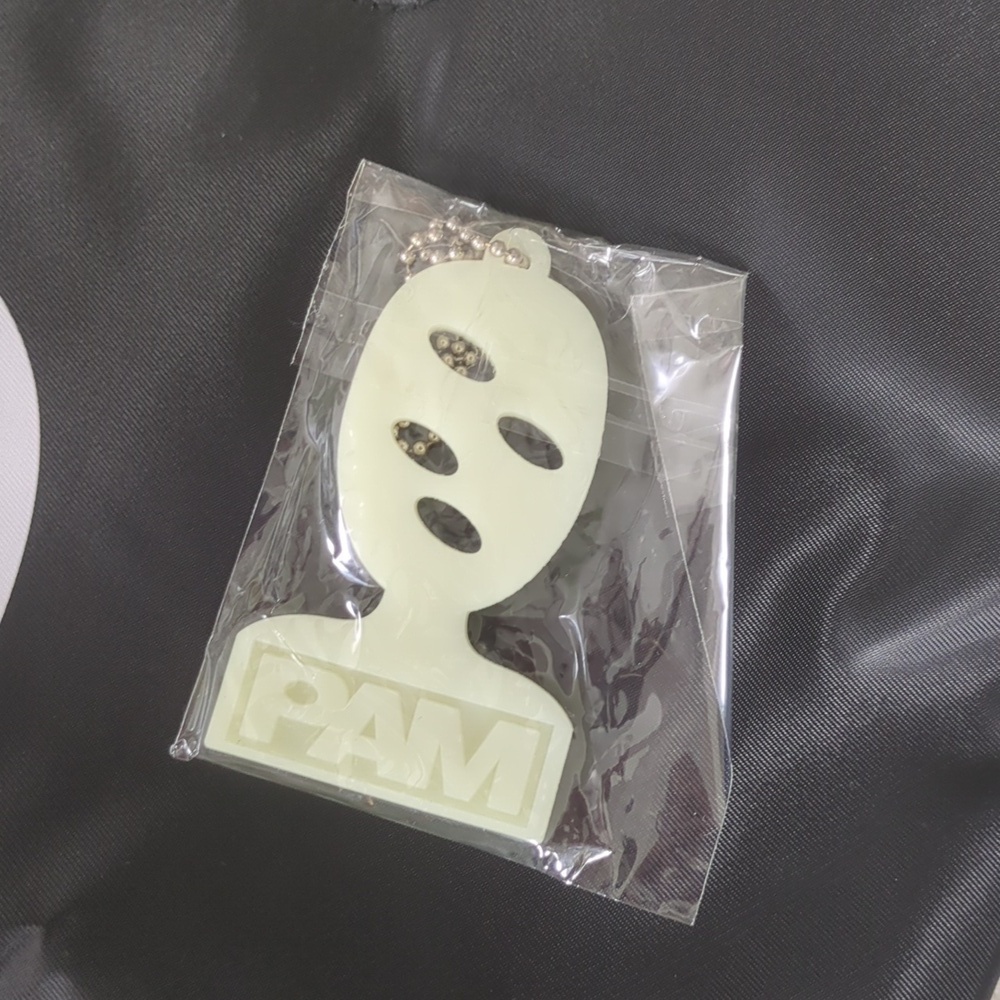 Boxed 🇯🇵 Neighborhood x Perks and Mini Bag - Picture 4 of 6